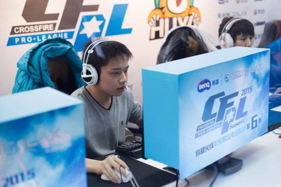 LPL 明天的首发阵容： Peyz 的第一场 LPL 比赛！ Ale 和 Ultra Prime 中单选手 Saber 将进行单挑