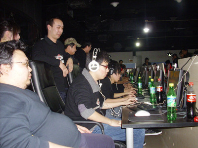 下载蜂鸟电竞比分APP，看王者荣耀KPL季后赛