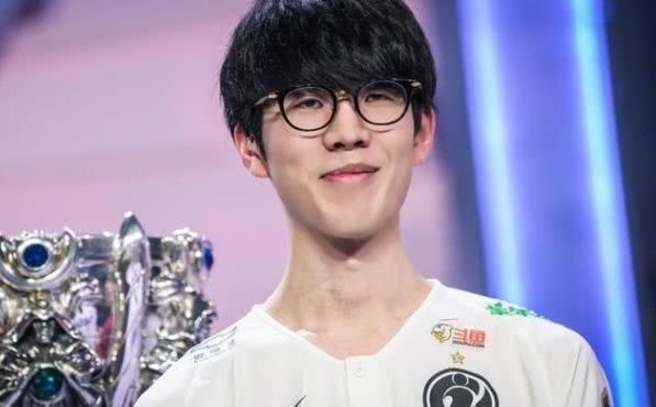 Mouz 和 The MongolZ 距离晋级 PGL Cluj-Napoca 2025 季后赛仅一步之遥
